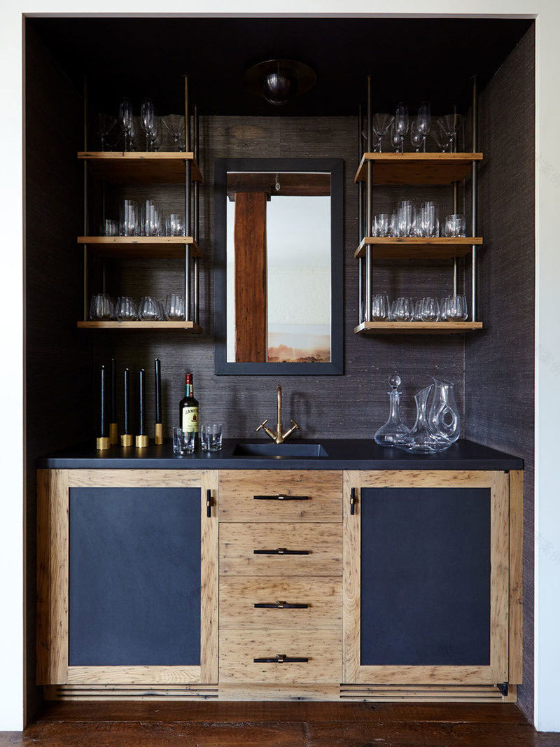 纽约独特工业风复式公寓 | 木梁与吊椅的别致搭配-8