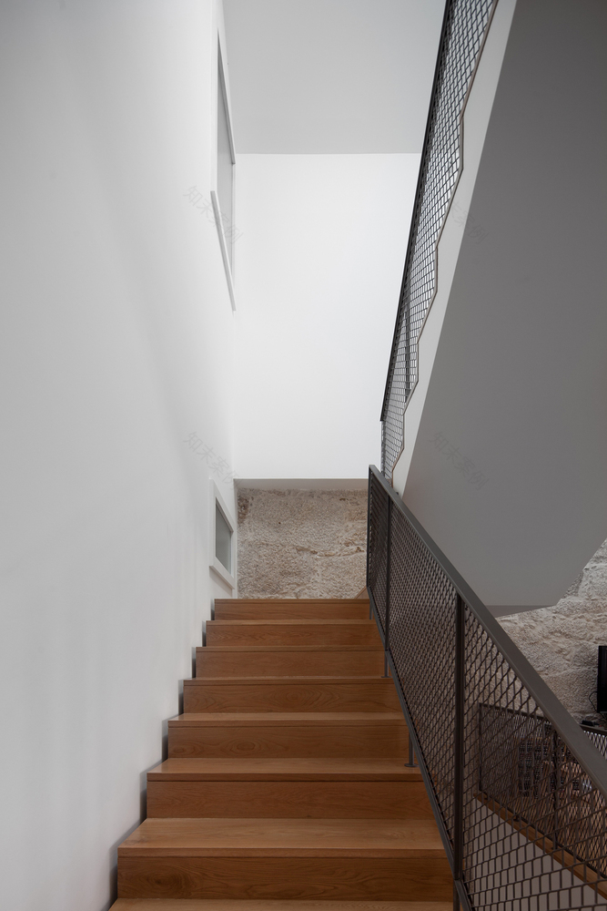 葡萄牙波尔图 19 世纪老宅的现代重生-82