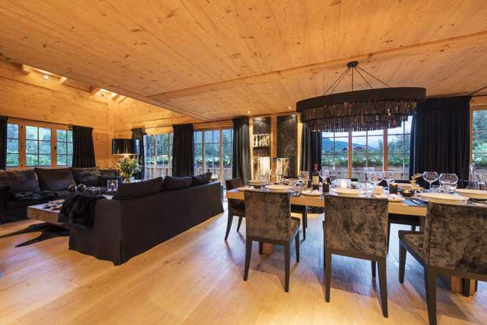 奥地利木屋别墅的现代黑色内饰设计-12