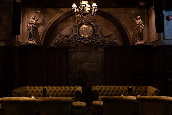 Maggie Choos 酒吧丨中国香港丨Ashley Sutton-6