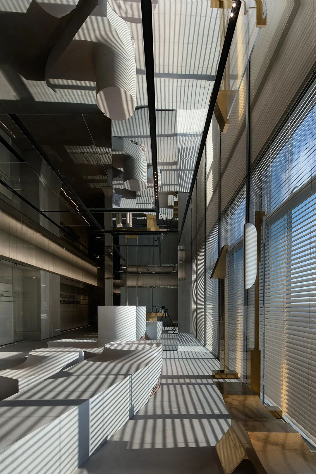 DOMANI 东仓 | 深圳科技美容概念旗舰店，亮如白昼的夜及温和的肢解-37