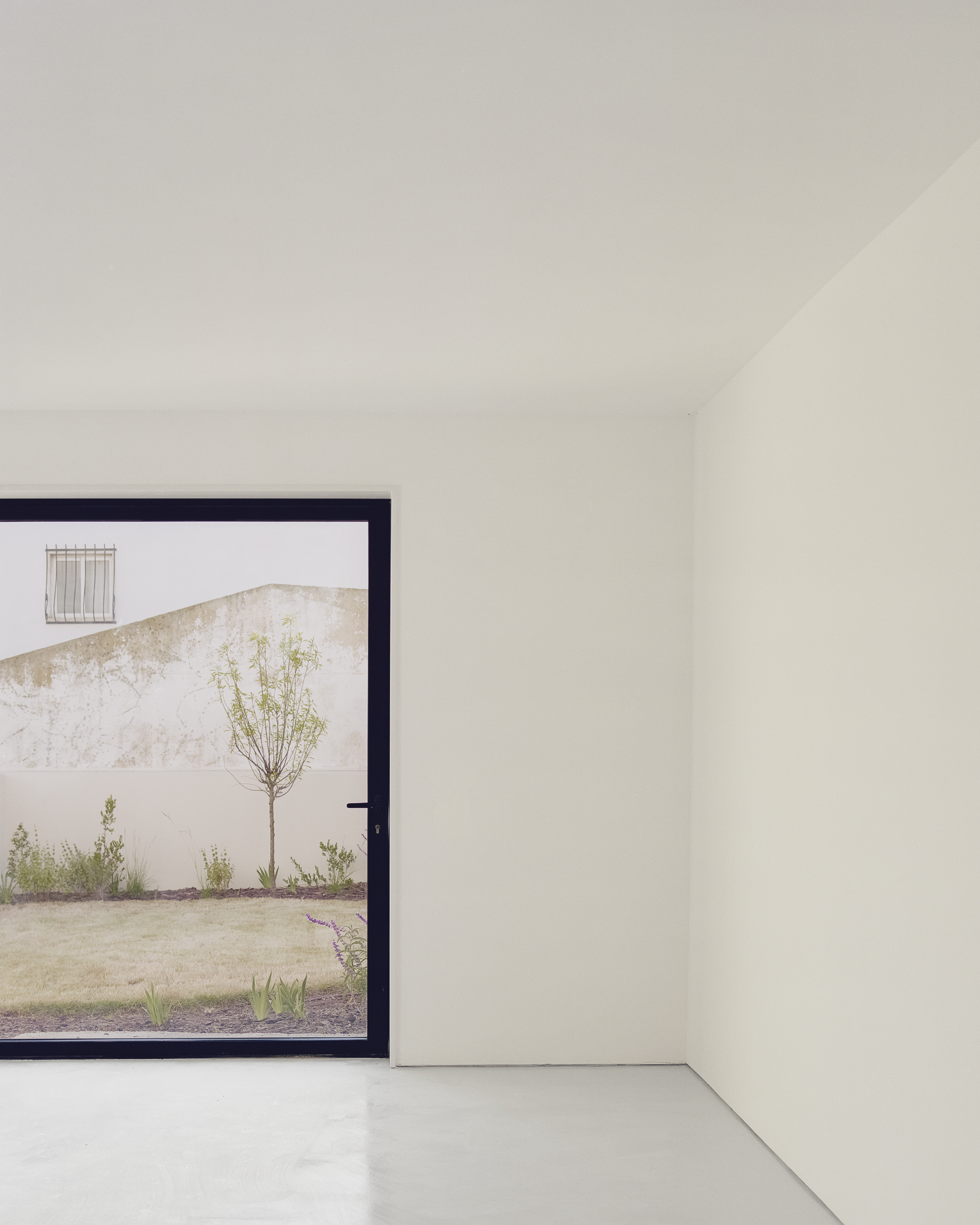 帕雷德联排别墅丨葡萄牙丨extrastudio-25