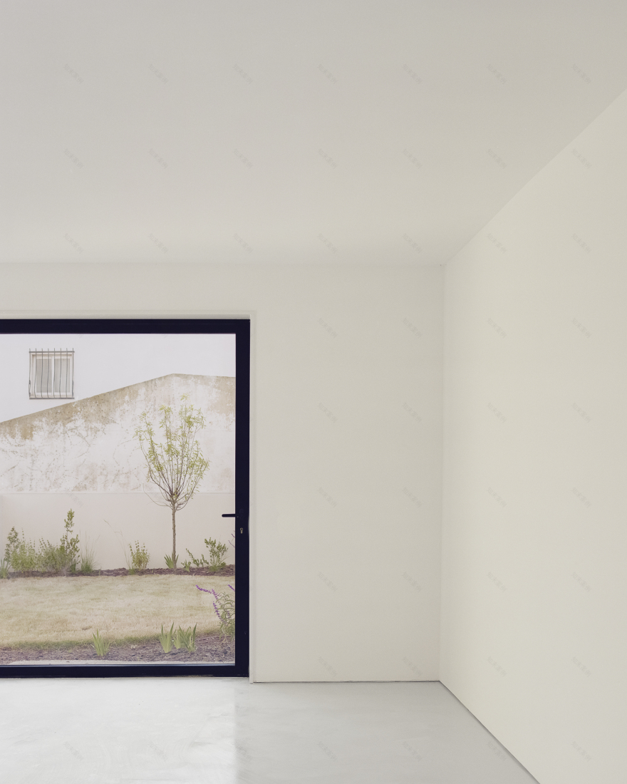 帕雷德联排别墅丨葡萄牙丨extrastudio-25