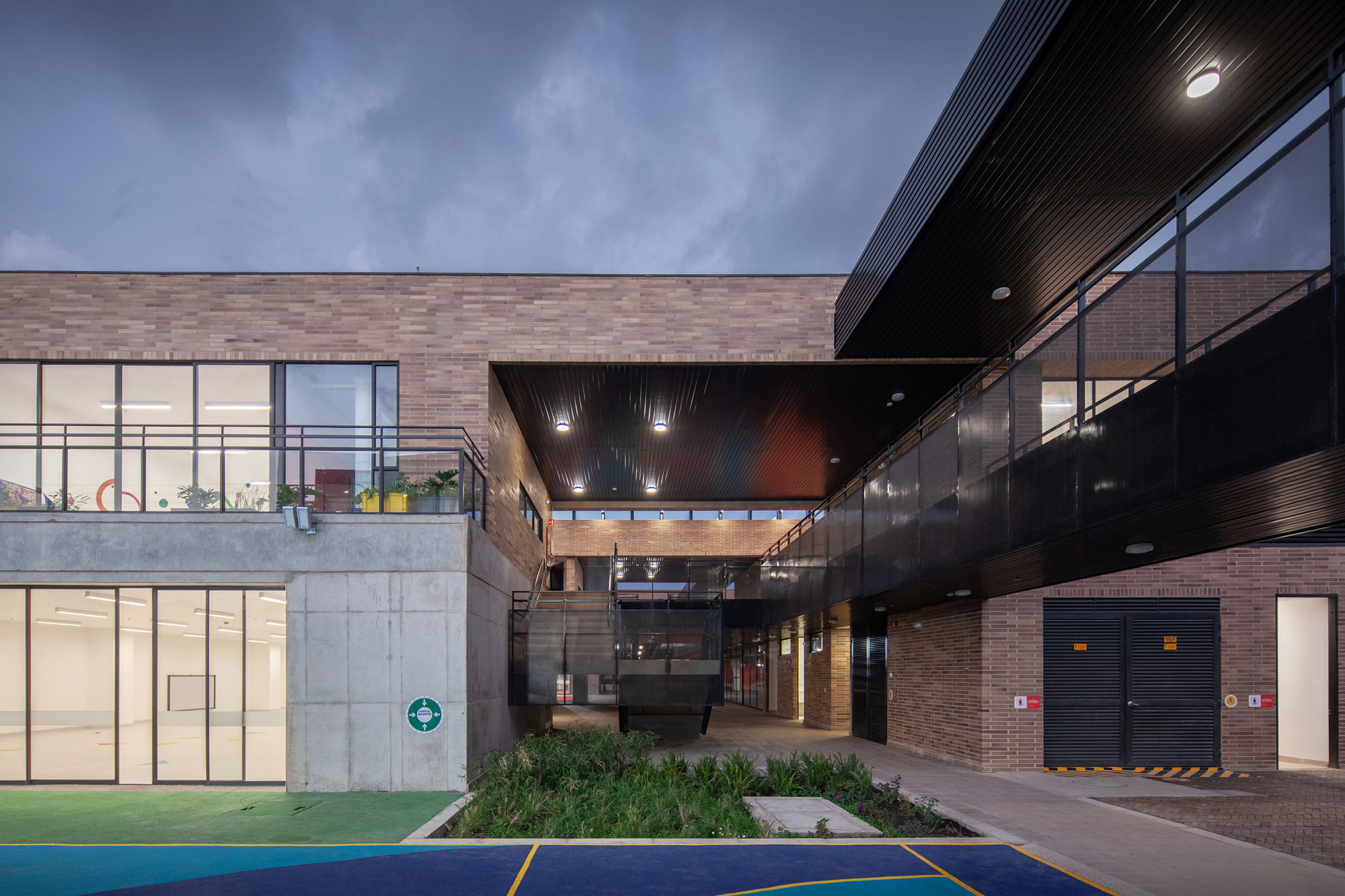 博萨的“El Recreo”幼儿园 · 城市教育中心的新星-28