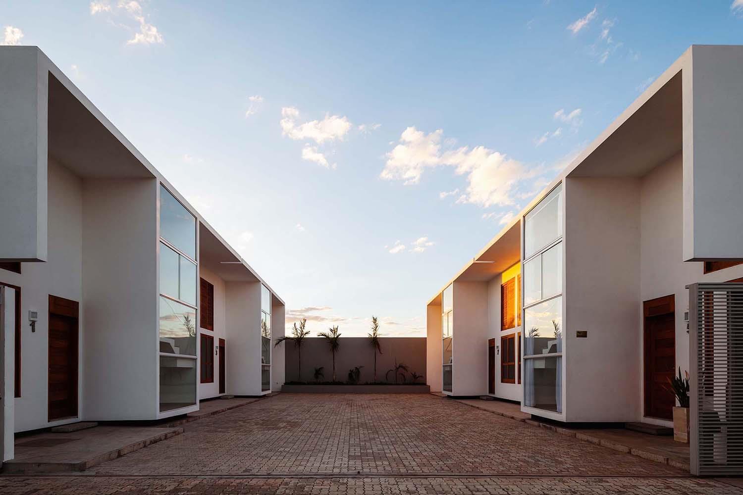 Corsi Hirano Arquitetos 设计的经济型住宅-1