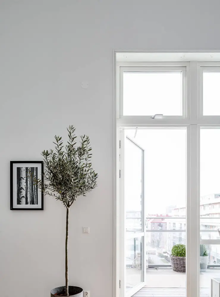 阁楼公寓的灰色魅力 | 超高天花板打造独特空间-18