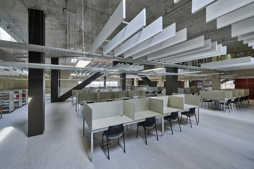 南非 Sol Plaatje 大学学生资源中心-54