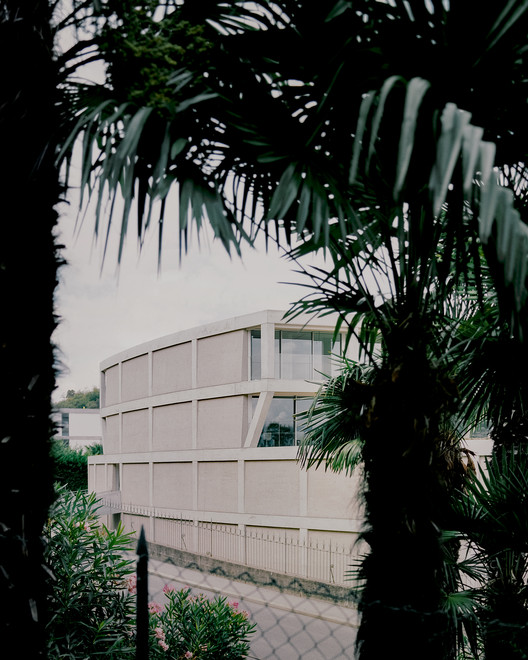 瑞士湖边网格建筑丨DF_DC-19