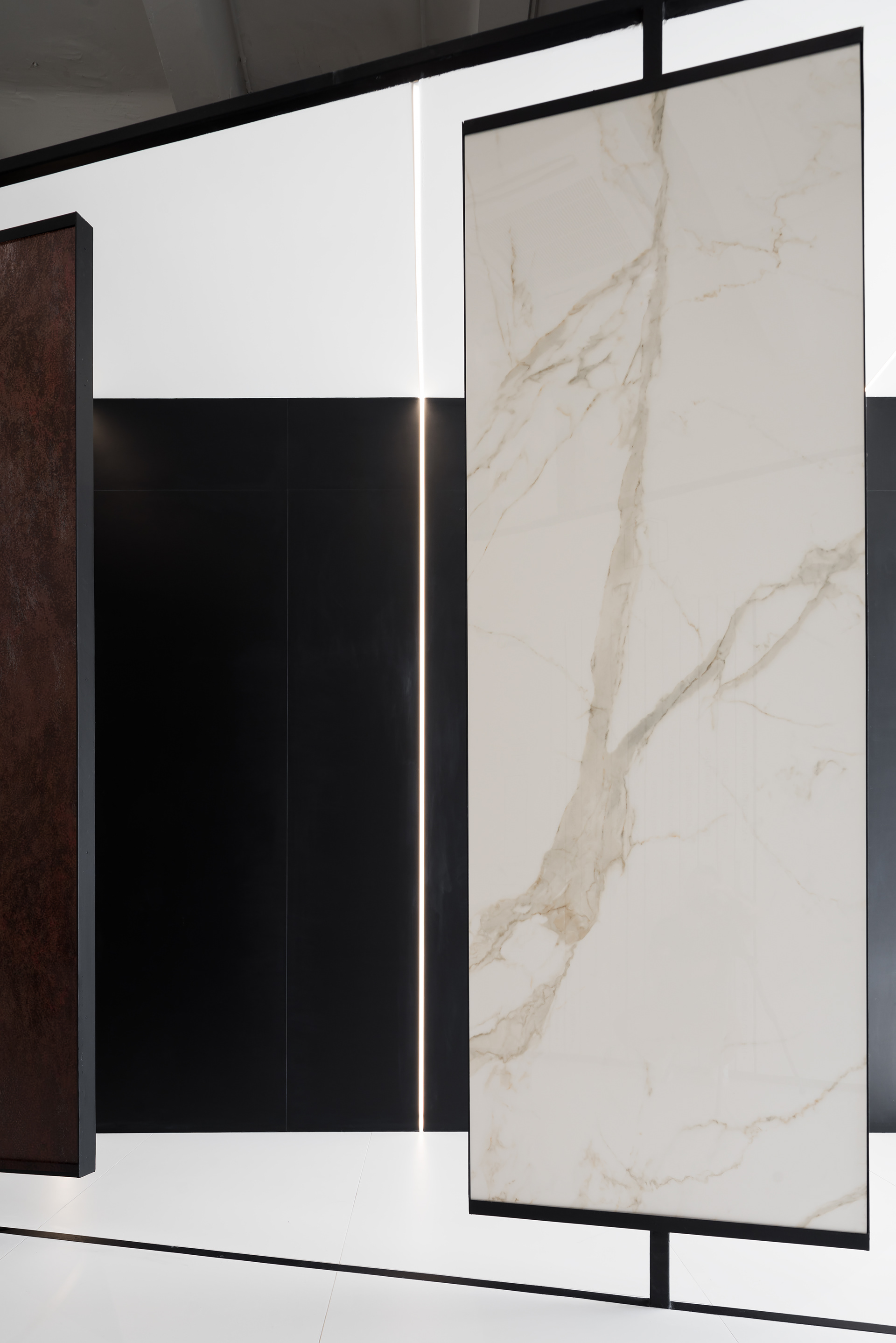 极简黑白展厅，这样设计才高级！-10