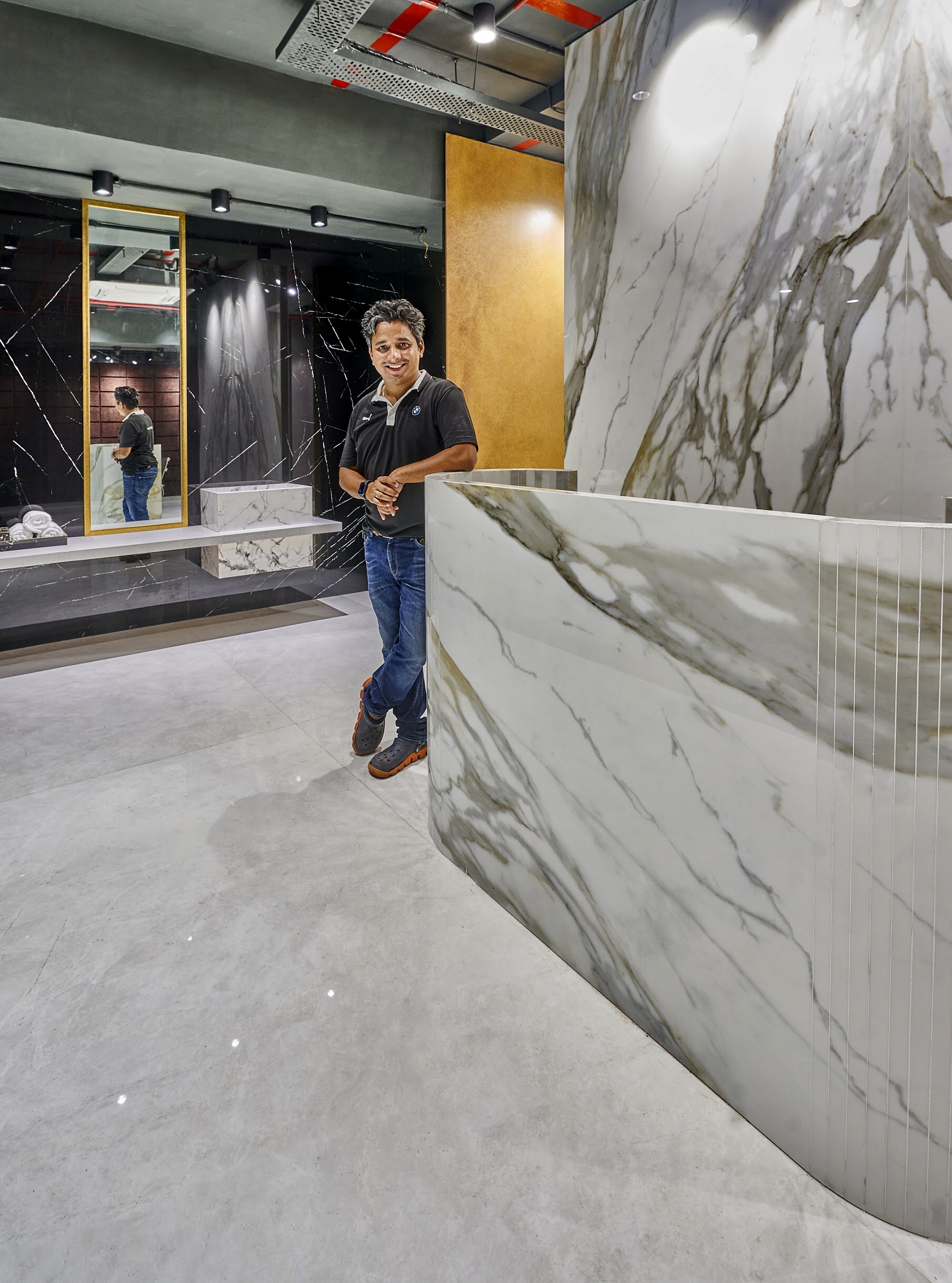 2020 年印度豪华瓷砖品牌 Ibiza 在孟买打造的 1000-3000 平方英尺旗舰展示厅-16