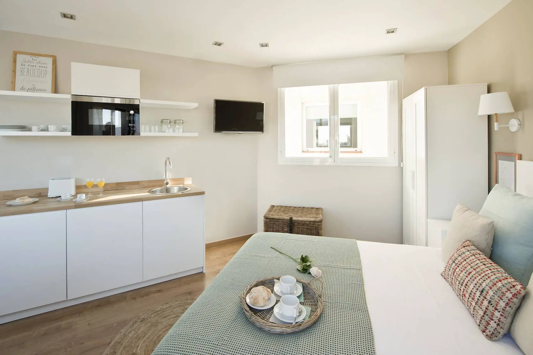 巴塞罗那 16m2 迷你公寓,精致设计展现舒适生活-3