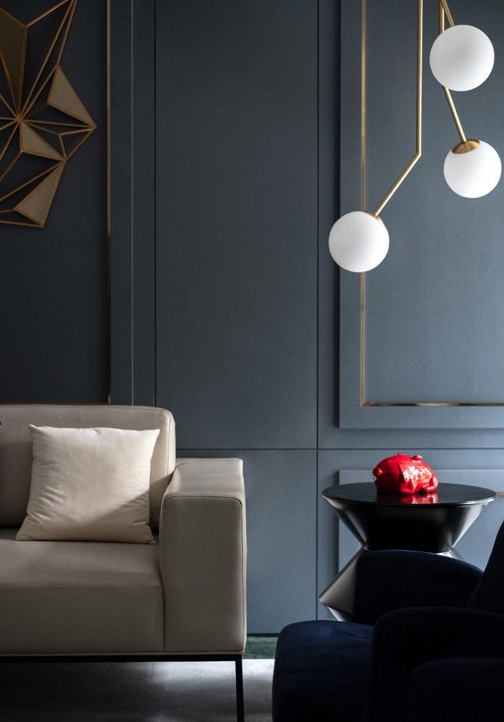 留白的艺术 | 金属与绿色的视觉韵律-7