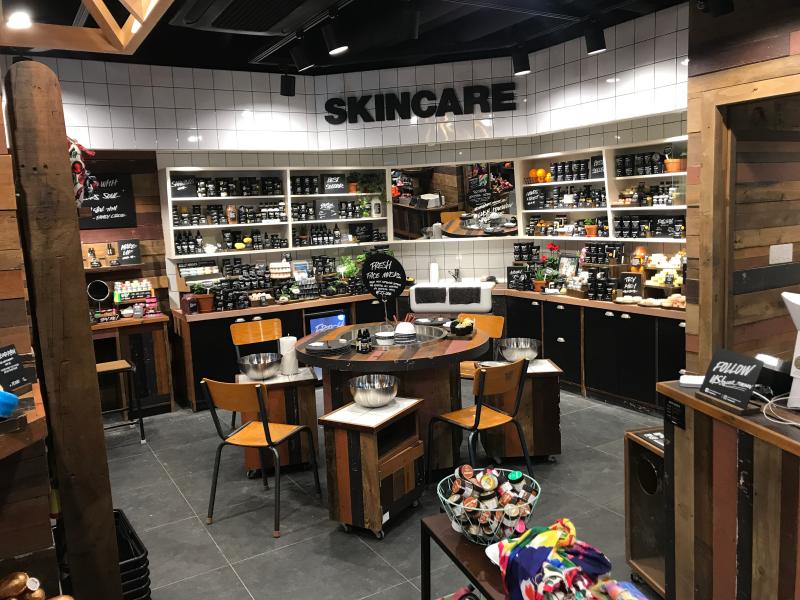 首尔梨花女子大学站 Russh 咖啡厅 | 现代简约风的室内设计-6