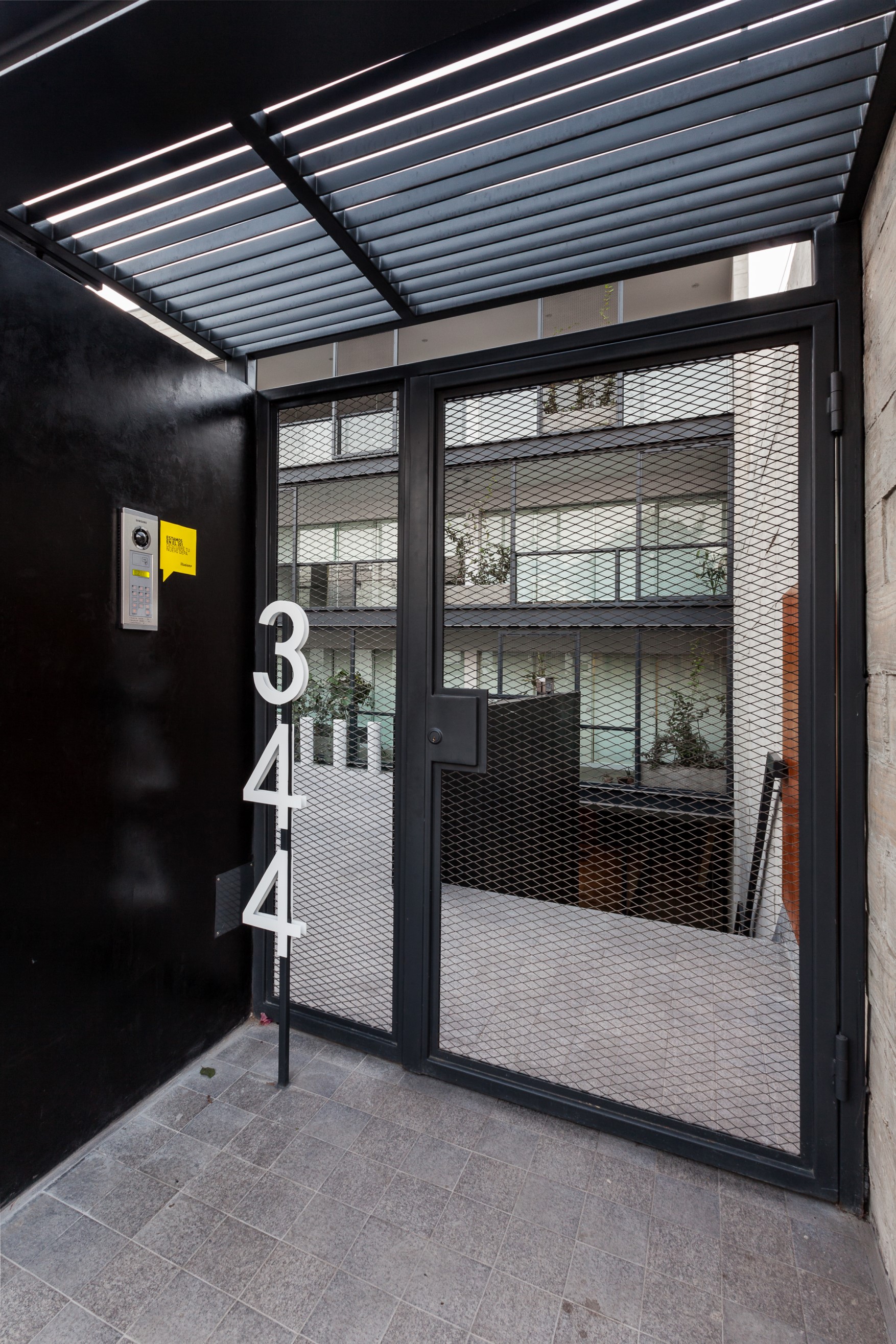 拉奎斯塔 | 内街设计打造全景视野住宅-12