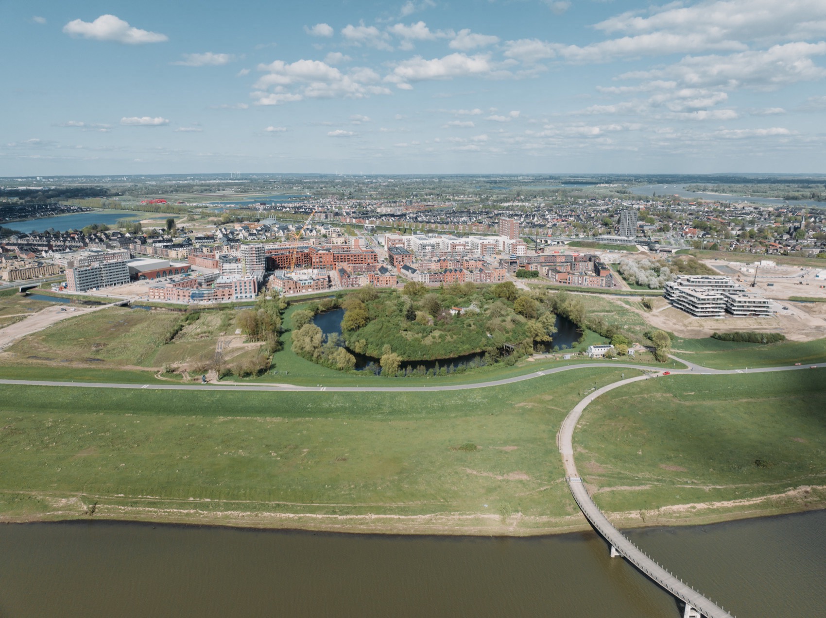 Waalsprong 中心丨荷兰丨De Zwarte Hond-3