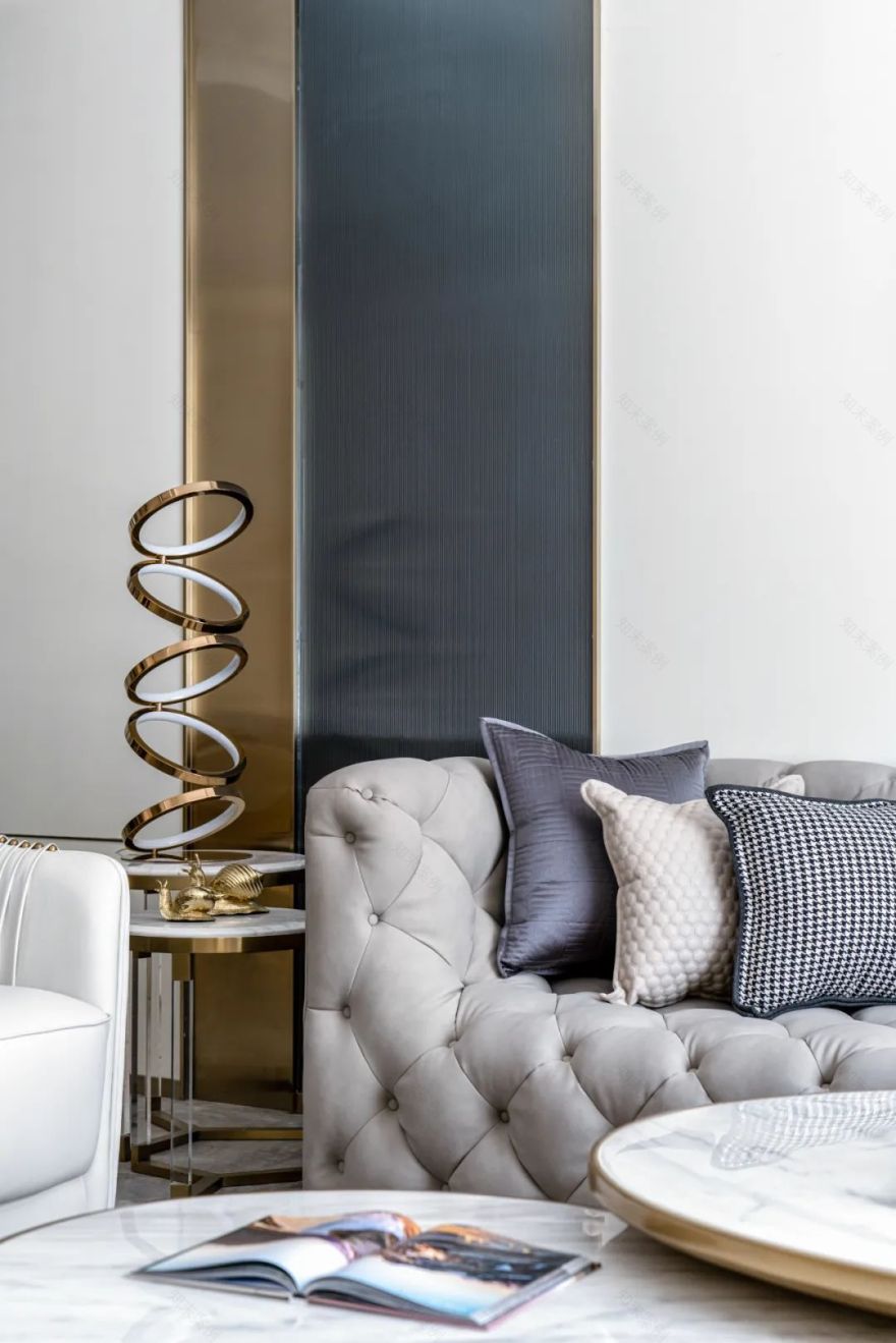 云麓公馆 | 法式柔美,450㎡别墅的曲线魅力-4