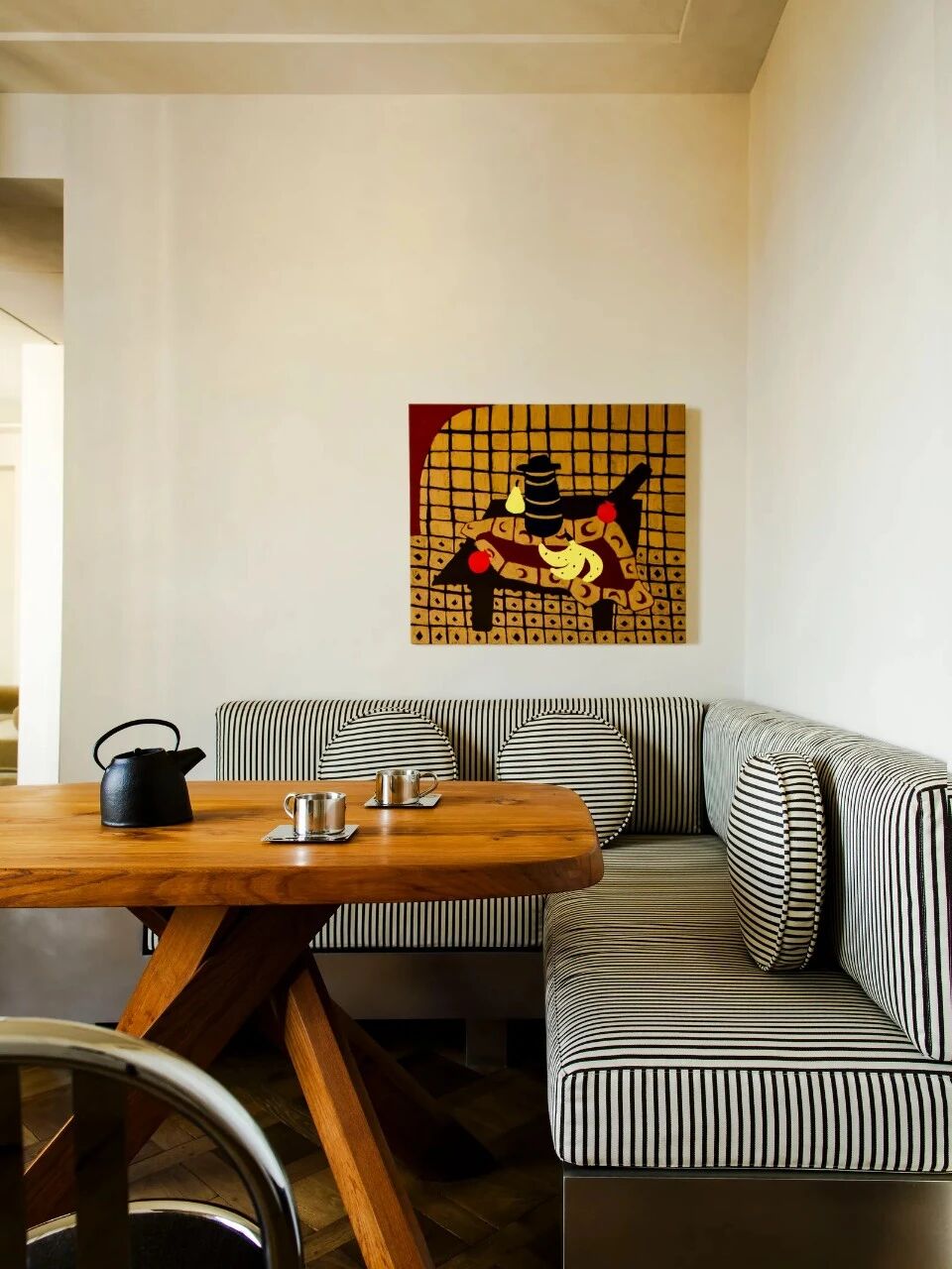 宁静而优雅的城市居所·巴黎公寓丨法国巴黎丨比利时室内设计师玛丽·斯塔兹巴德（Marie Stadsbader）-14