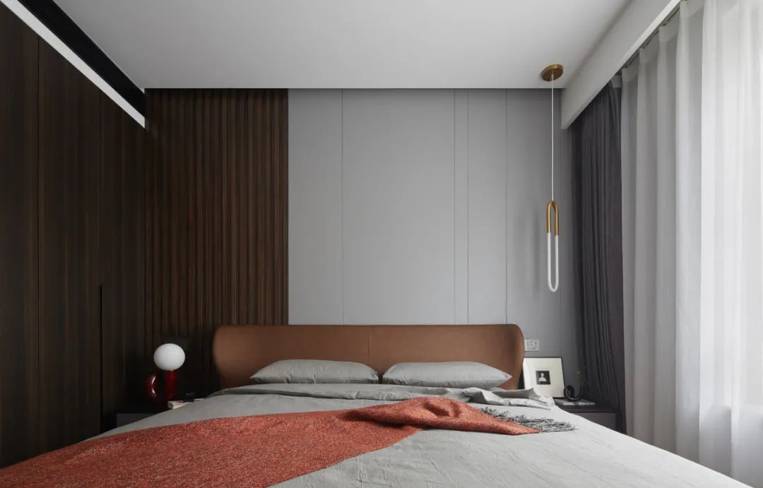 圣日尔曼大道的极简浪漫 | 黑白灰++ 铁锈红的家-78