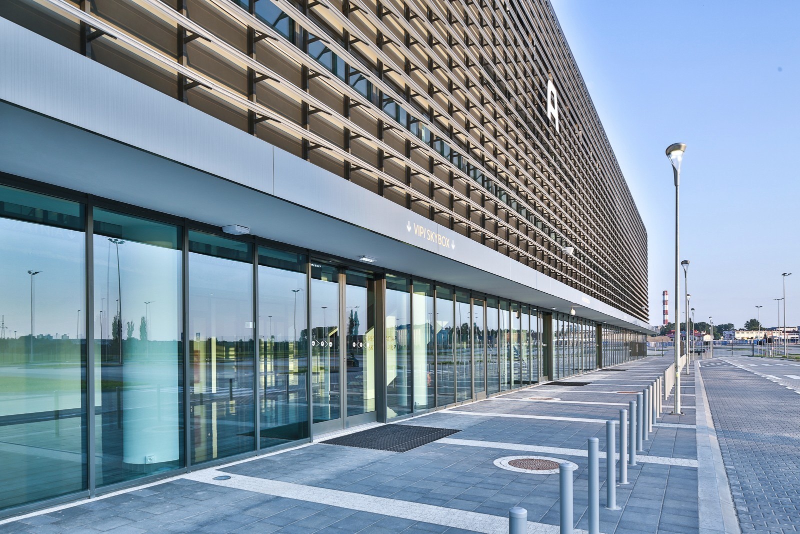 波兰卢布林体育馆,现代功能与视觉冲击的融合-10