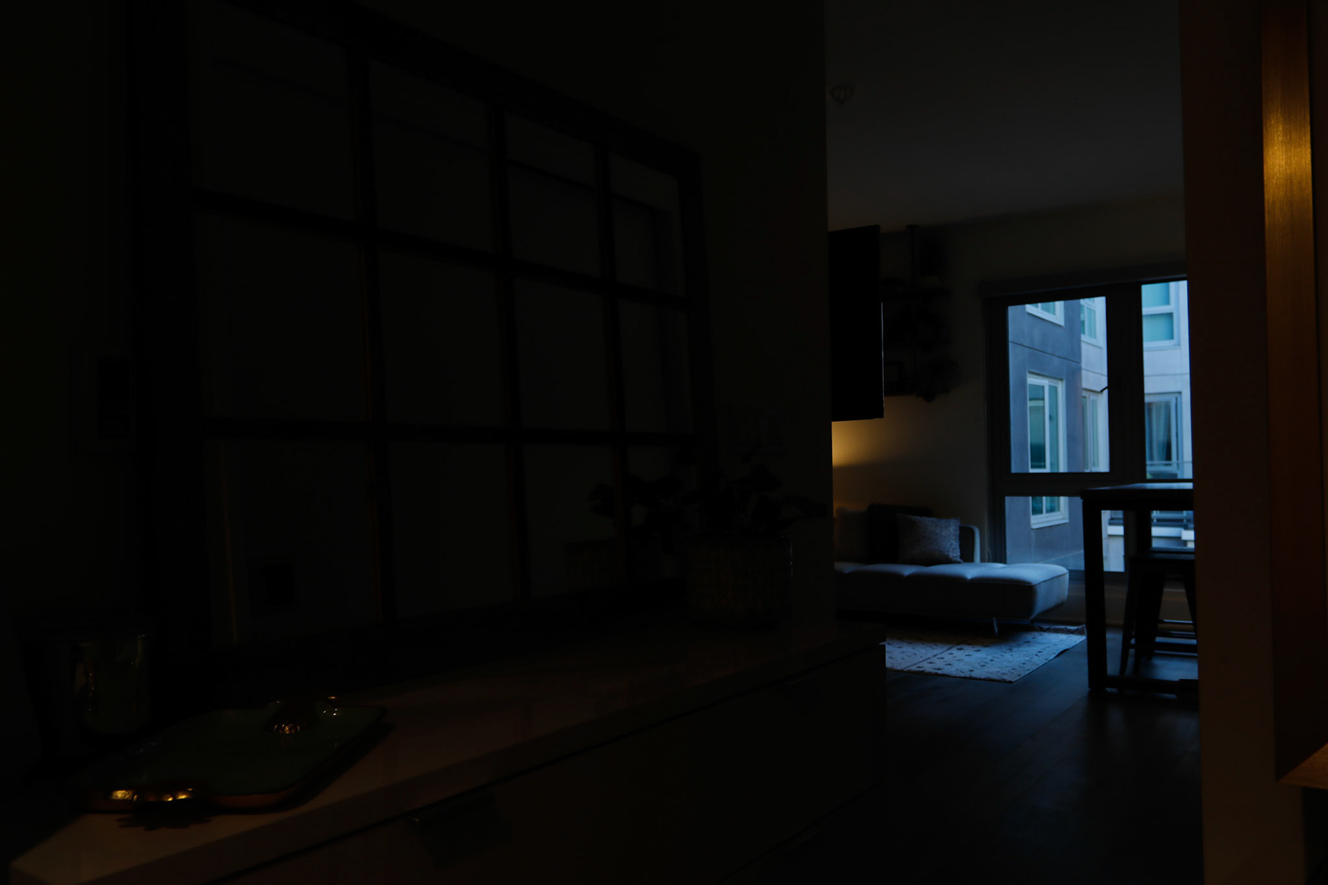 Market St, SF. 94103. AEB 5 Brackets-36