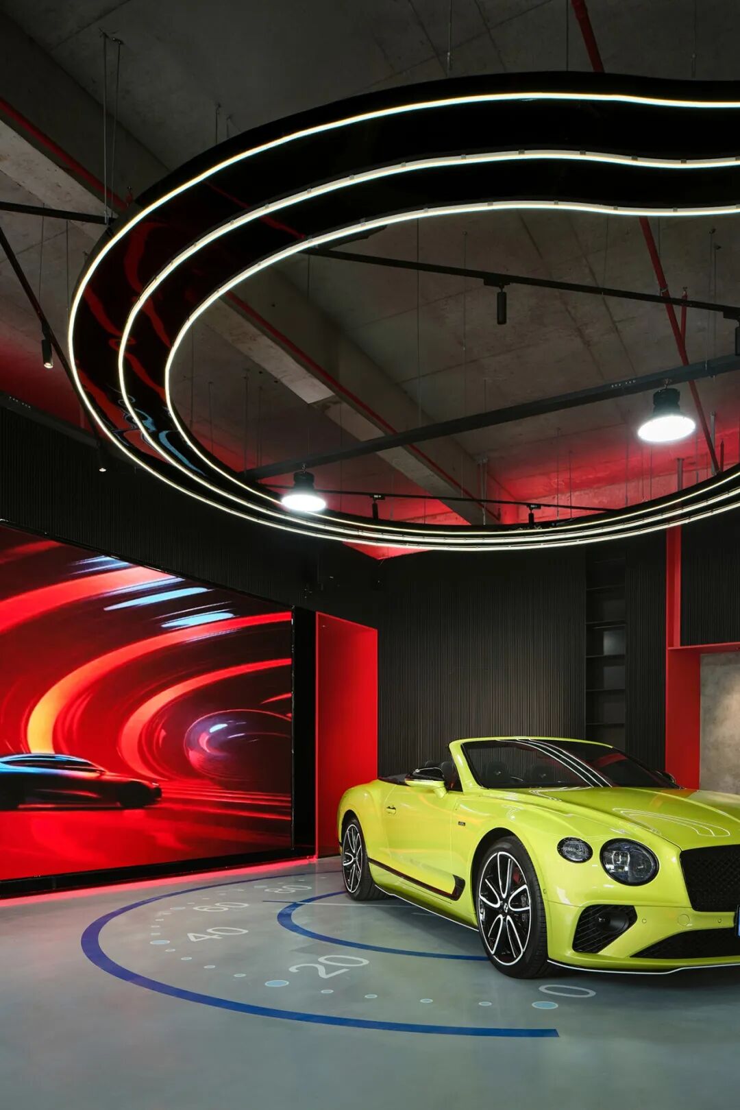 苏格设计丨3000㎡高街复古星火汽车展厅-45