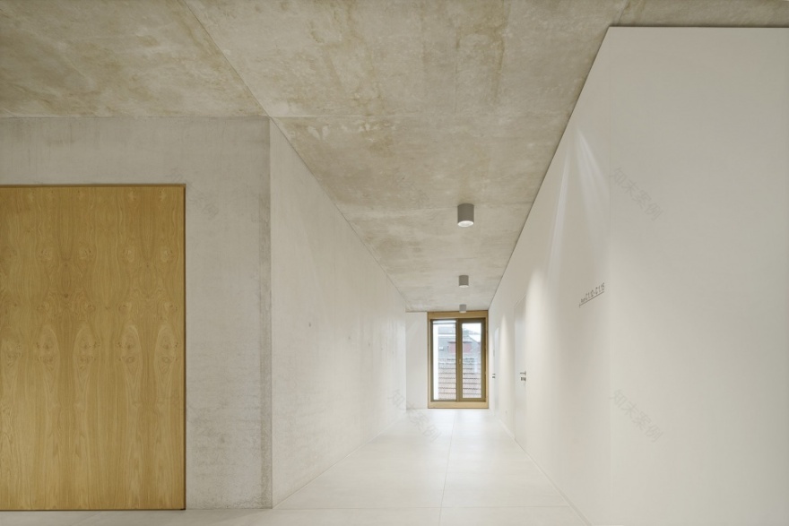 德国 Bad Kissingen 行政办公楼 · 错位立方体融入历史环境-31