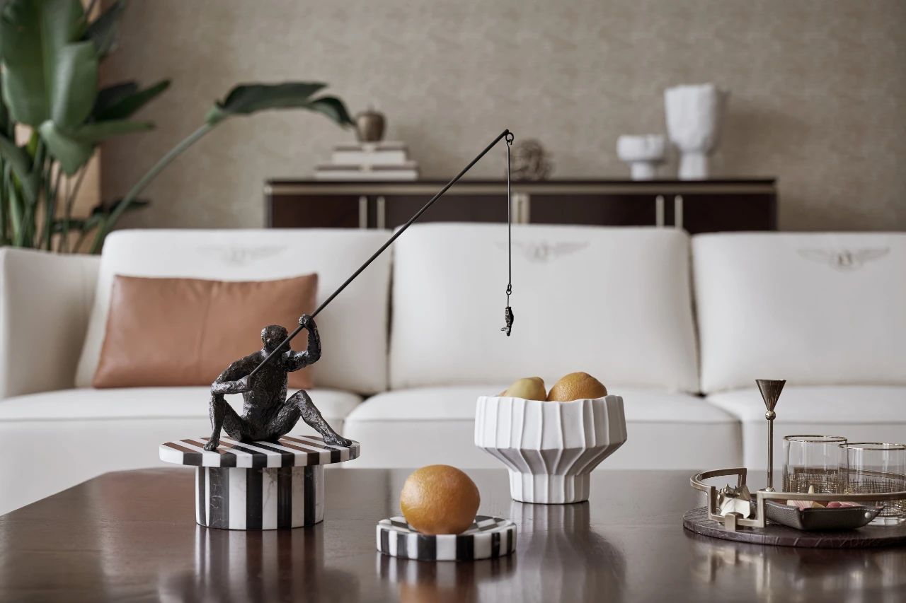 杭州和洛空间设计 | 700㎡港式别墅,精致木质栖所诠释怀旧情怀-3