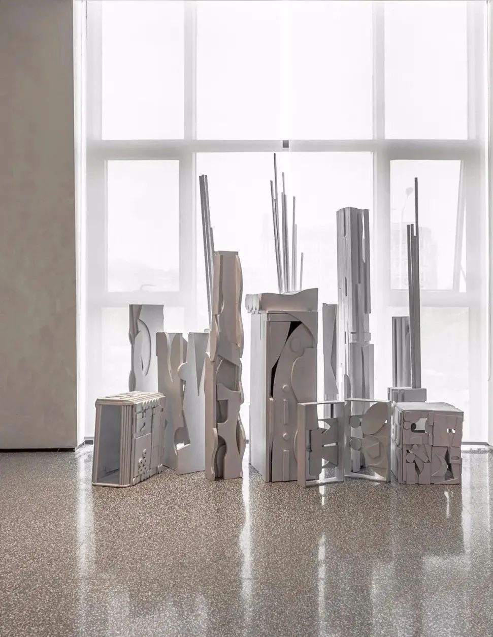 济南中骏天誉售楼处 | 现代复古风格演绎历史与未来对话-40