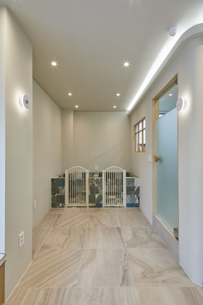 简约清新宠物美容室设计-13