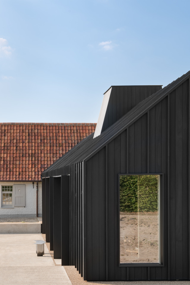 安泽海姆农场住宅

注：Anzegem是地名，音译为安泽海姆  丨Juma Architects-19