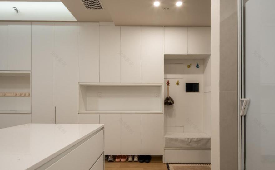 在干净的空间里,加入一点有趣的颜色-30