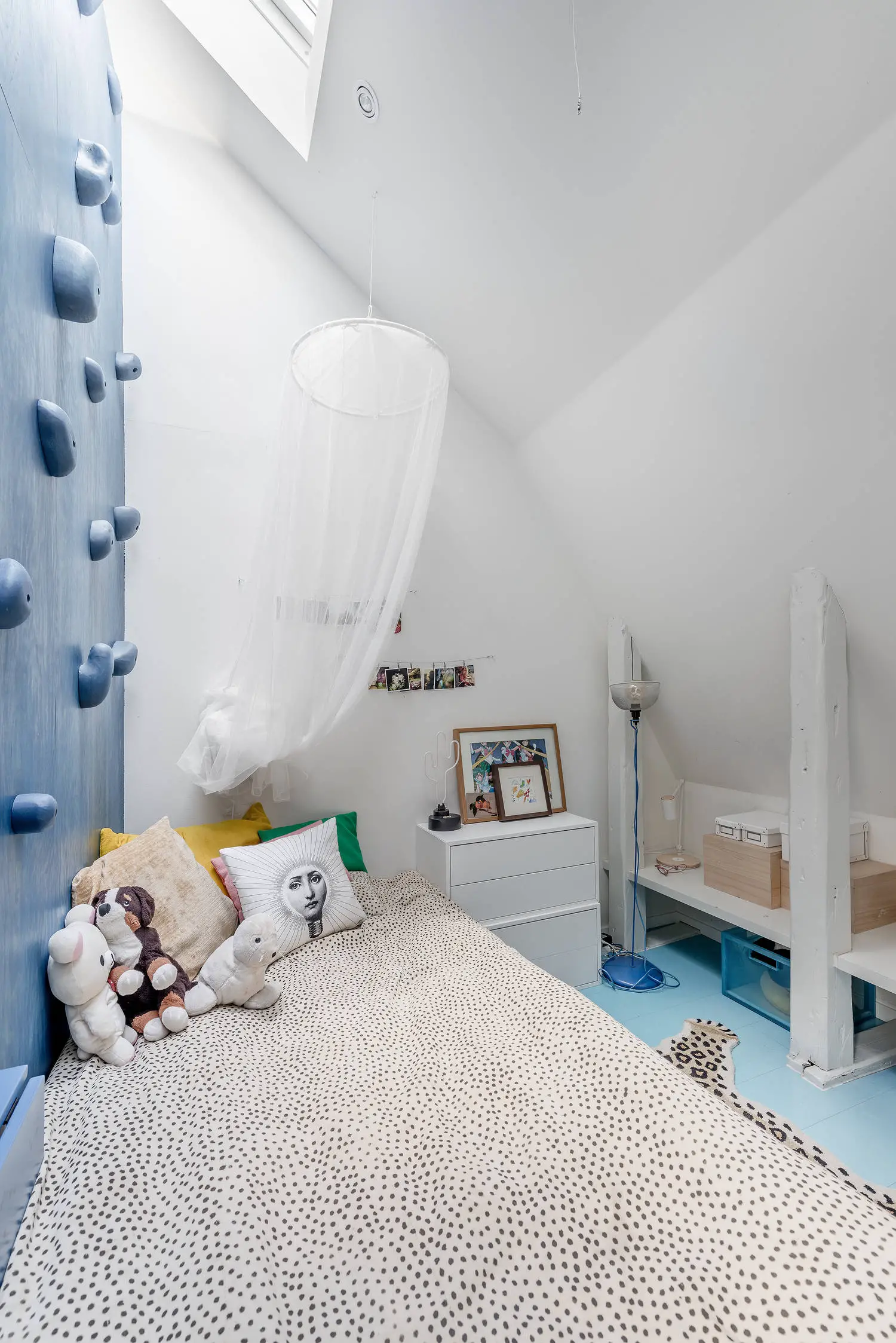 五米高书痴的瑞典复式公寓-12