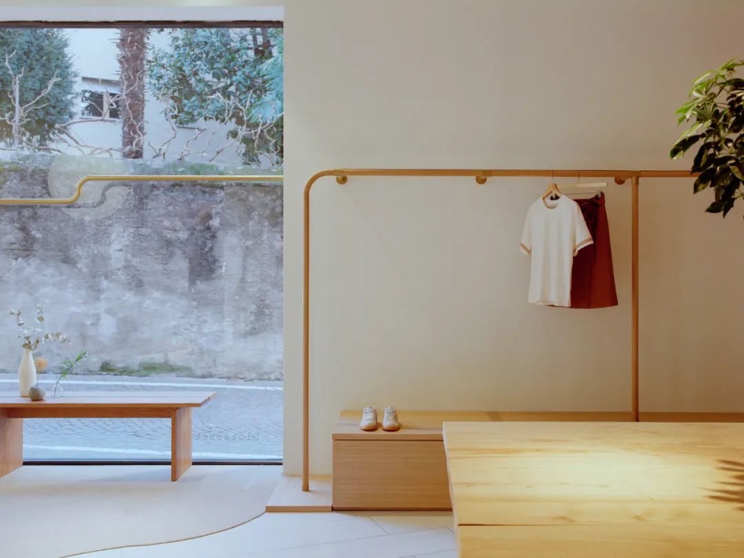 Diciassette·Morbegno女装零售空间-3