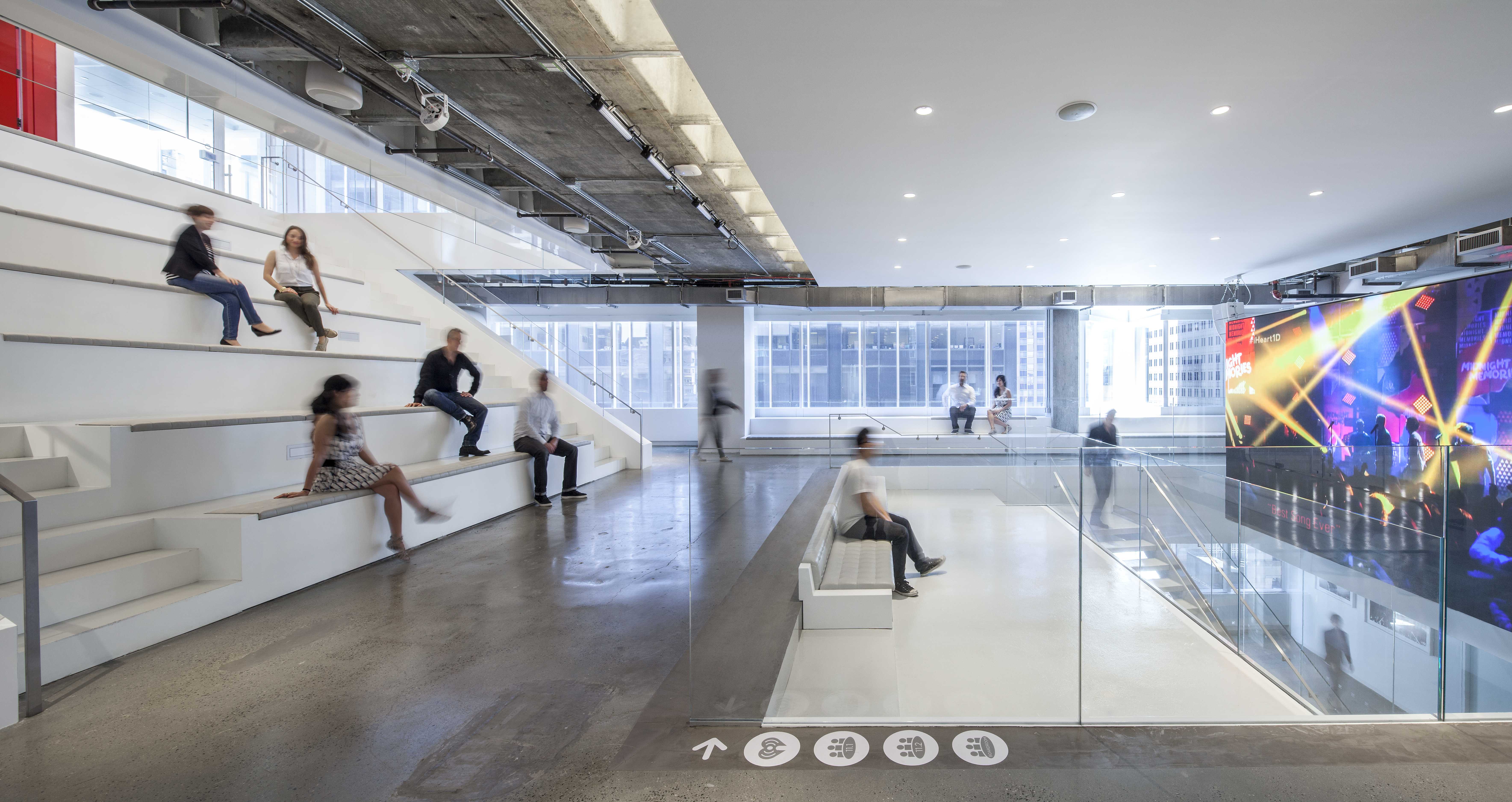 iHeartMedia 曼哈顿办公室的高科技工业风设计-6