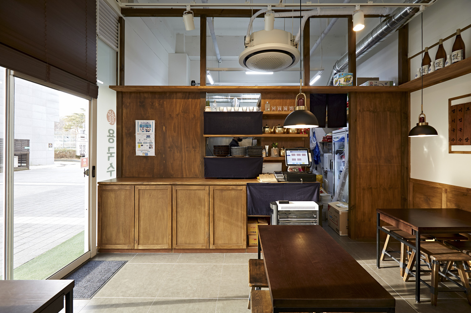 白色与木色交融的 10 分餐厅设计-9