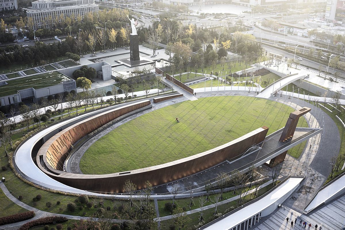 南京路和平纪念碑-35