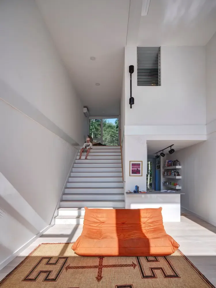 Cette immense maison container à l’intérieur design a été construite en deux mois seulement !-2