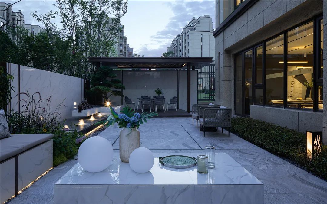 金碧雅居·麓铭府叠拼样板间 | 诗意的空间与生活共鸣-0