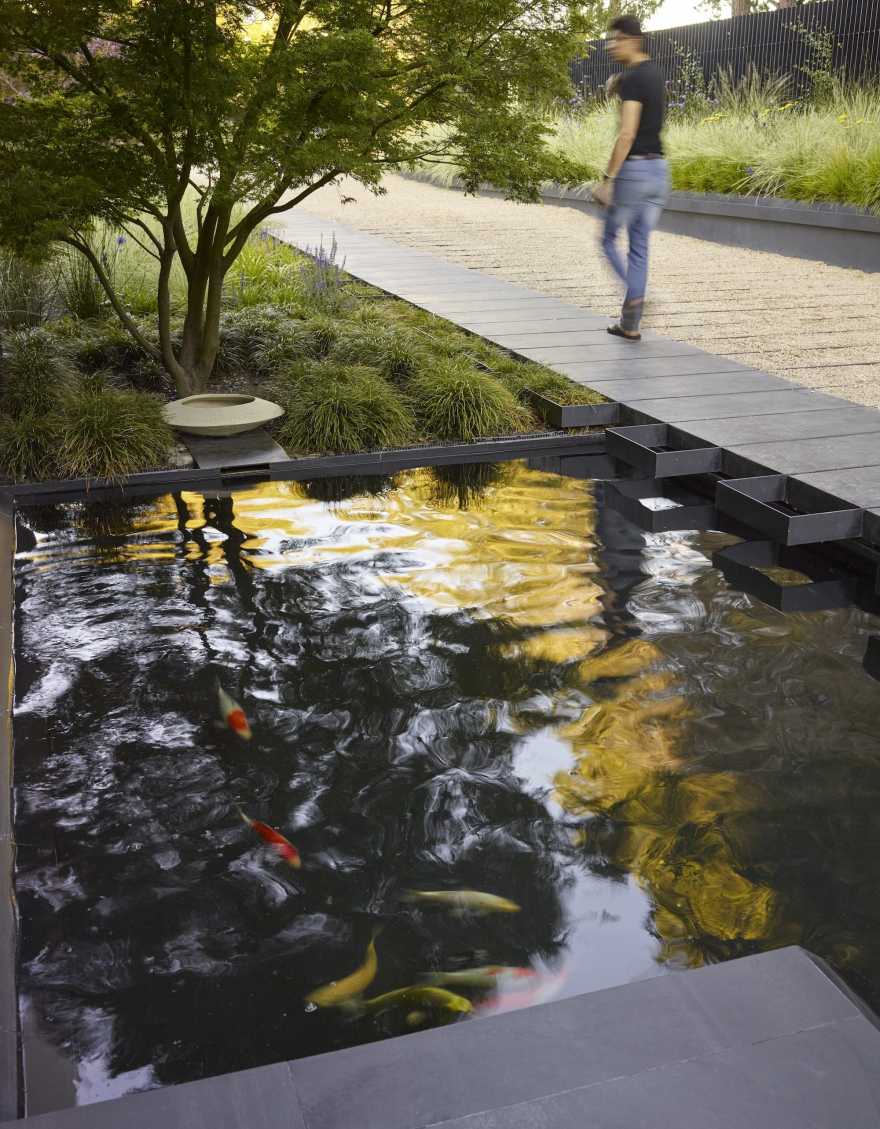 加州洛斯阿尔托斯山现代住宅,钢木交织的多功能户外空间-13