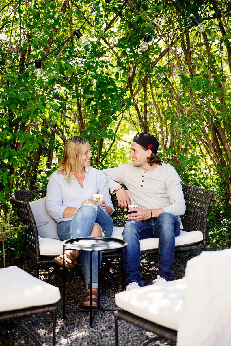 瑞典乡村小店改造的明亮温馨夏日小屋-17