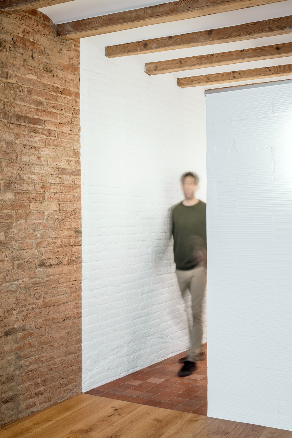 巴塞罗那百年建筑翻新公寓设计丨西班牙巴塞罗那-15