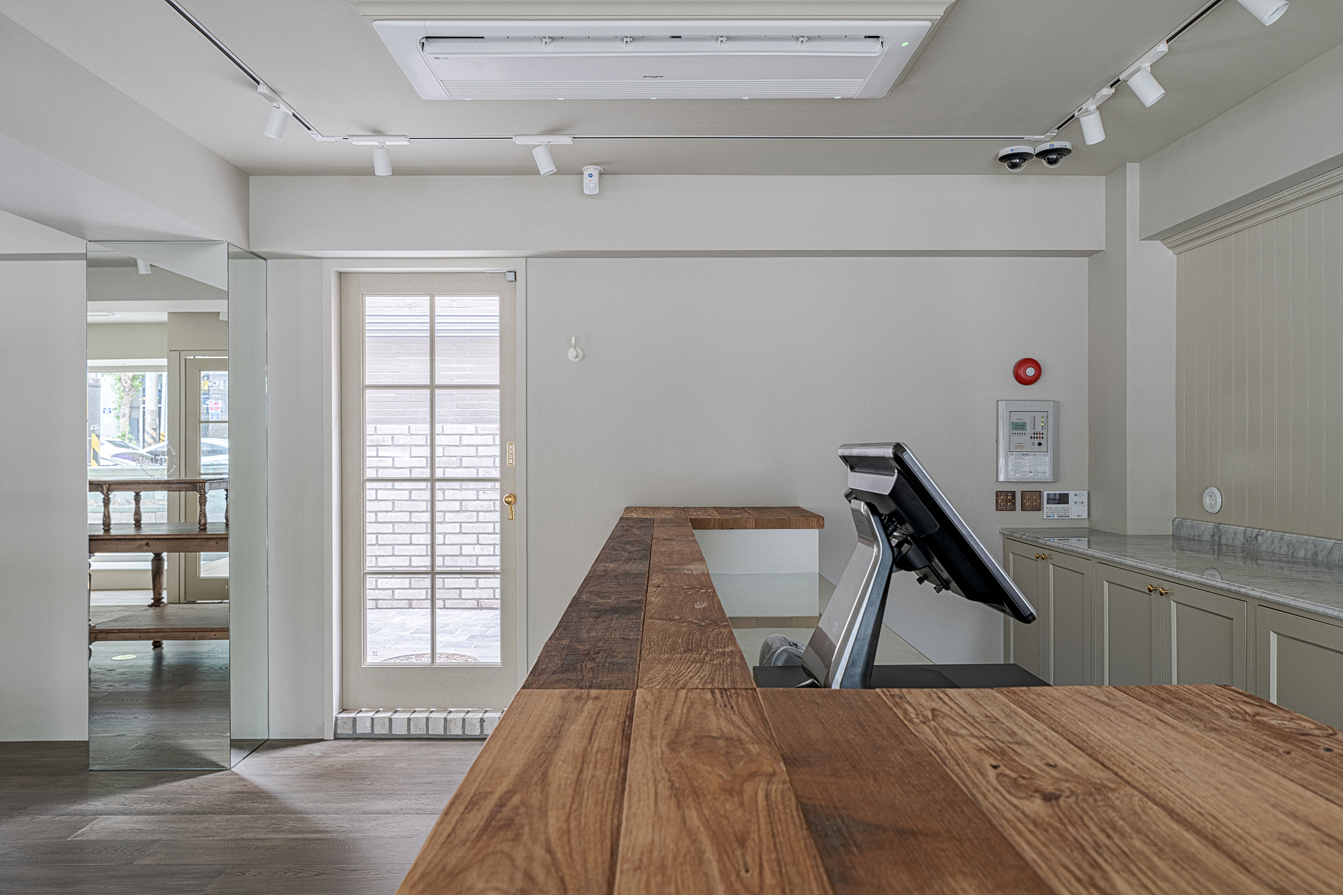 高级时尚 | 80 平小空间完美融合现代设计与功能性-5