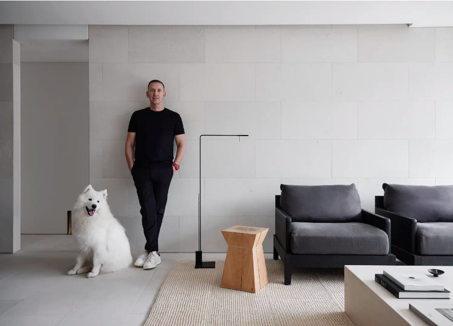 光影与匠心交织：菲利普·马西森的都市静谧栖居-0