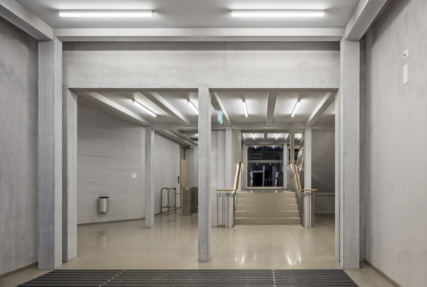 瑞士利希腾斯坦的 Balzers 体育场馆室内翻新-16