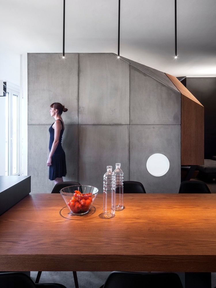 都灵“无门”公寓,明亮通透的混凝土洞穴-10