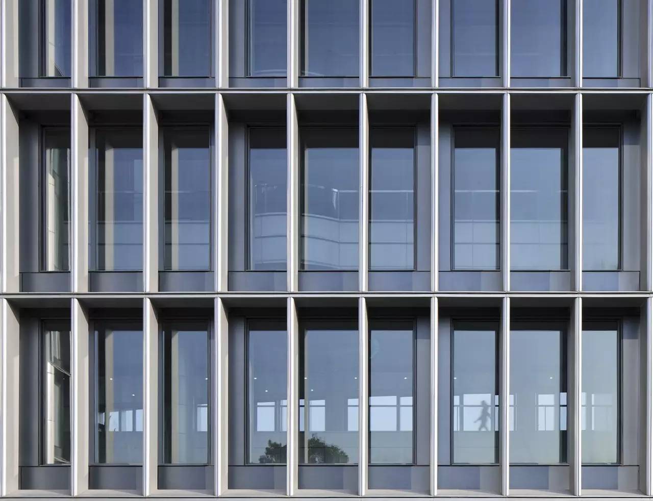 嘈杂基地环境下如何设计出清雅的办公空间？这个项目给你最好的答案-26