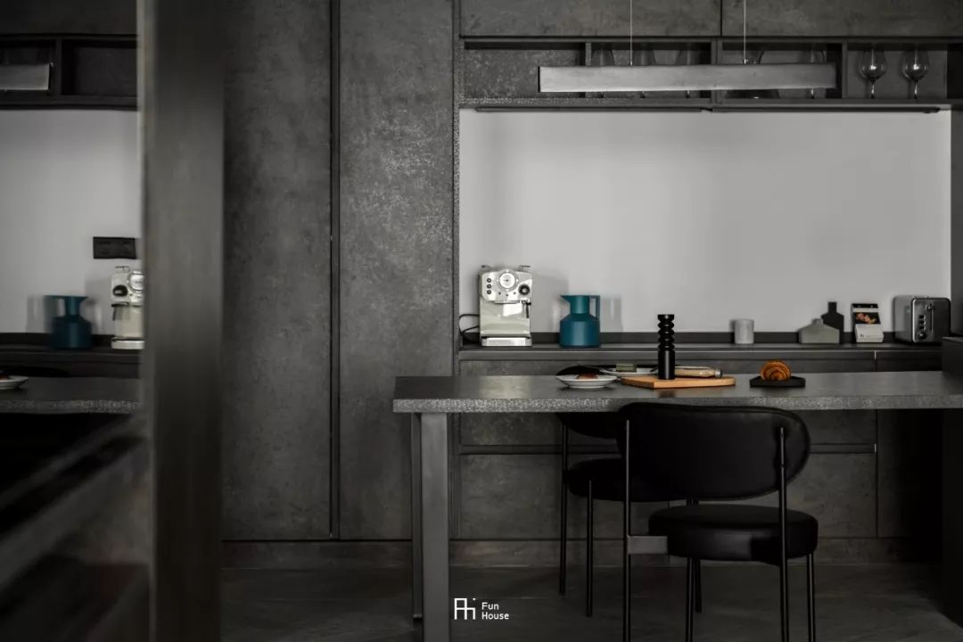 暗色方室 | FunHouse 设计融入宇宙元素-28