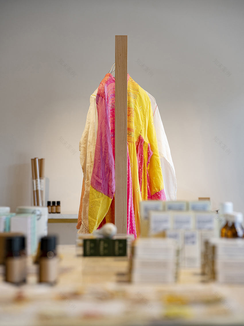 抽象主题精品店室内设计丨日本滋贺丨Koyori Architects-16