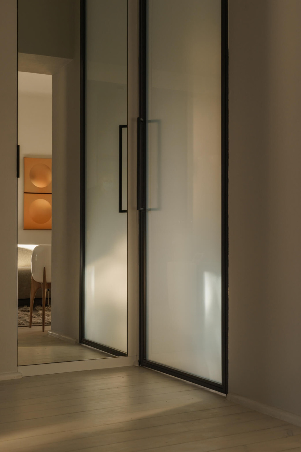 华沙 ZOLIBORZ 历史公寓焕新设计-12