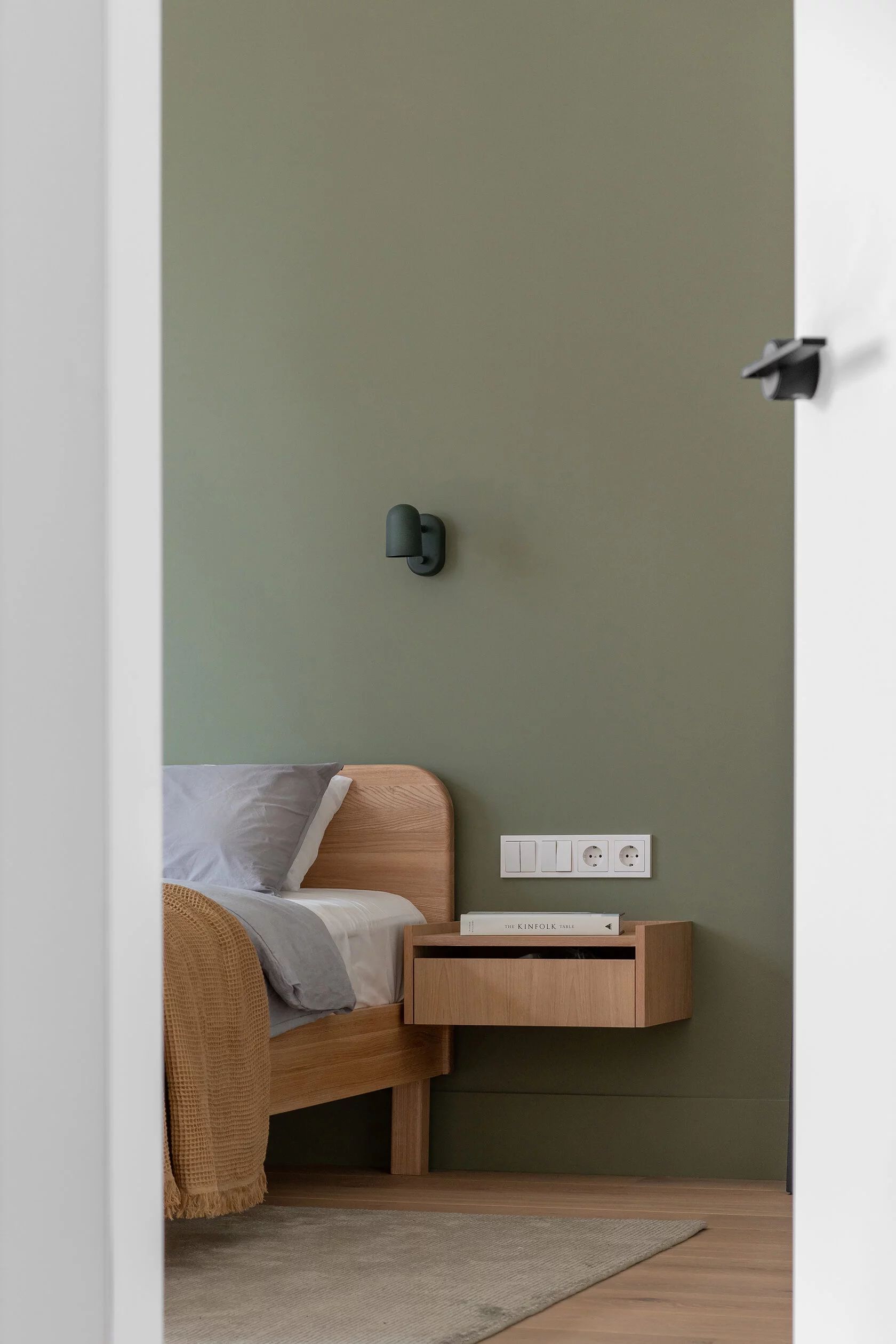 66㎡一居室,用一抹绿点亮整个空间丨俄罗斯莫斯科丨BUREAUSLOVO-35